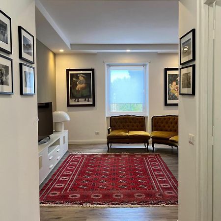 Apartment On The Square Rome Exterior photo