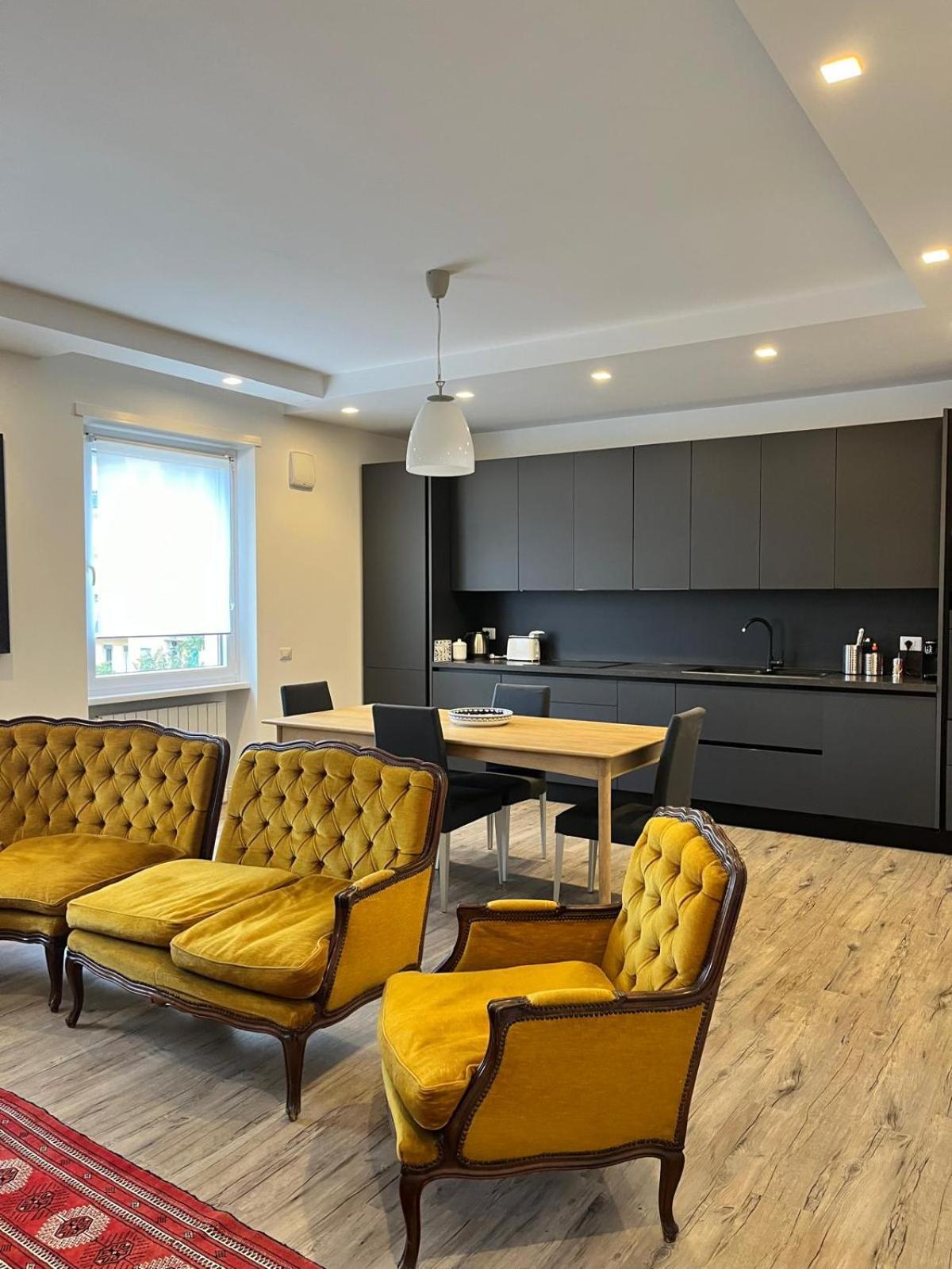 Apartment On The Square Rome Exterior photo